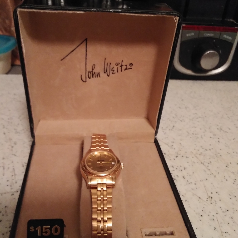 New John Weitz Gold Ladies Watch